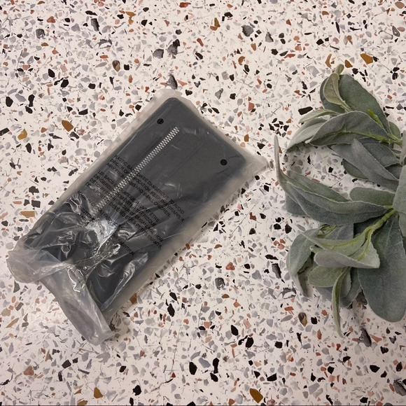 Circus by Sam Edelman Black Wristlet Wallet Vegan Pebble Leather Chic Versatile - Picture 4 of 7